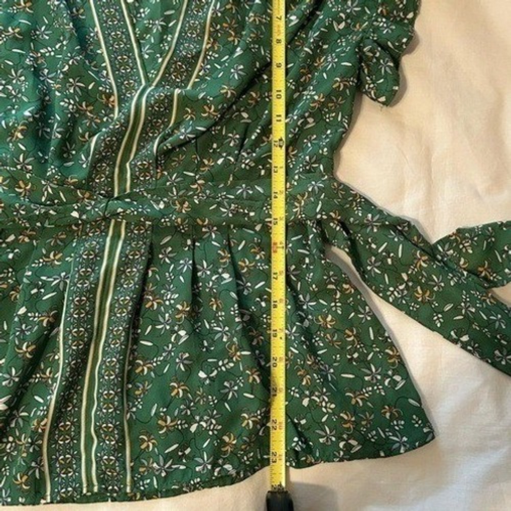 Max Studio Peplum Blouse Green Floral Ruffle Sleeve Smocked Waist Cottagecore M - Picture 7 of 7